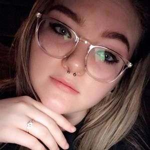 Meet your Posher, Luna